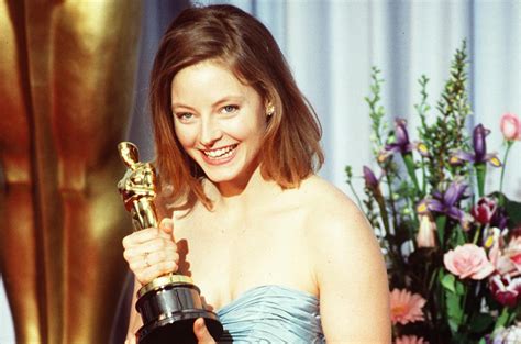 Barbra Streisand, Jodie Foster & More Defend Their Early Oscars Gowns ...