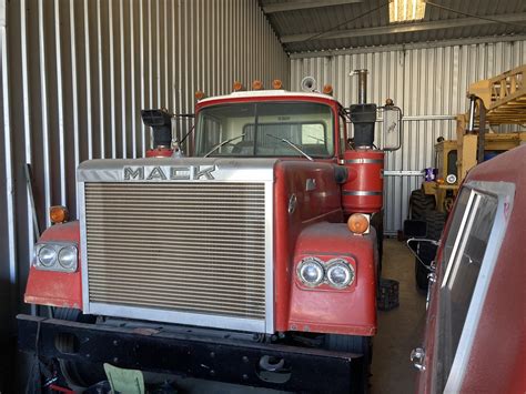 Looked at this old Mack today. - Antique and Classic Mack Trucks ...