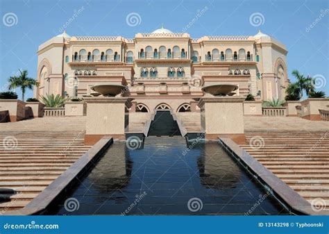 Emirates Palace In Abu Dhabi Royalty Free Stock Photos - Image: 13143298