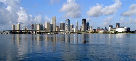 File:Miami-skyline-for-wikipedia-07-11-2007-by-tom-schaefer-miamitom.jpg