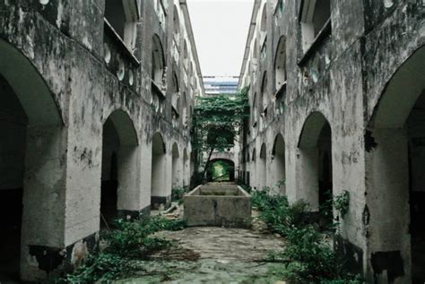 Haunting Photos Of The Old Pudu Jail Taken By M'sian Photographer