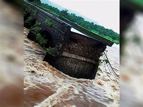 Mahad bridge collapse: Rescue team carry out search operation | Photo Gallery - Business Standard