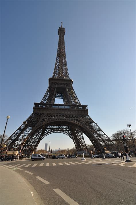 File:Eiffel Tower, Paris 7th 001.JPG - Wikimedia Commons