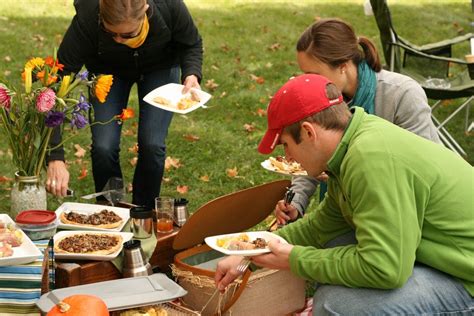 Ideas for Hosting a Family Reunion in the Fall Fall Picnic, Picnic Set, Picnic In The Park ...