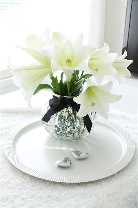 17 best images about White lilies Arrangements on Pinterest | Calla lilies, Asiatic lilies and ...