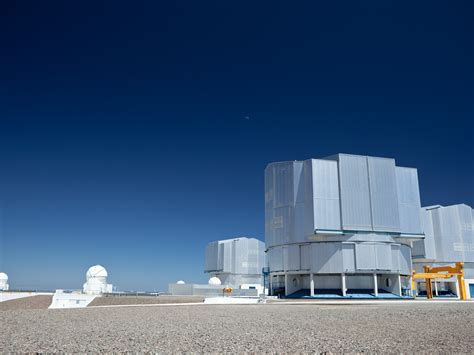 Big and bigger telescopes | ESO