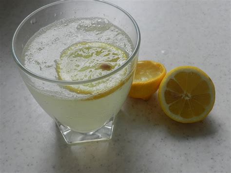 How to Use Lemon Juice to Ease Gout | 1mhealthtips.com