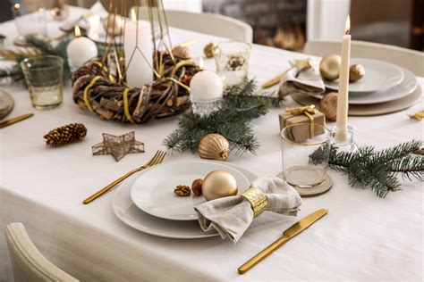 Creating a Festive Feast: How to Decorate Your Christmas Dinner Table - Home & Outdoor Living ...