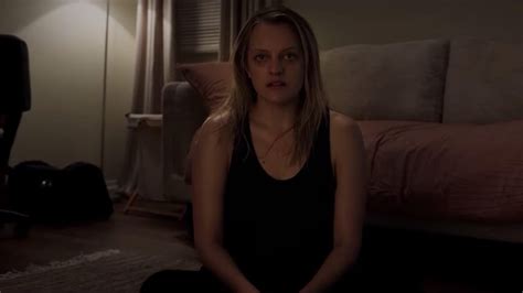 Cecilia Kass Elizabeth Moss Sitting On Floor The Invisible Man 2020 HD ...