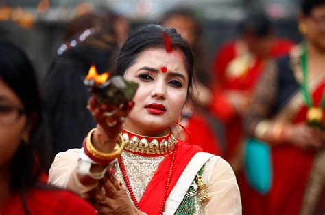 Teej festival in Nepal (9) | Images :: Behance