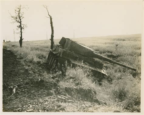 A knocked out German Tiger tank in Italy in May 1944 | The Digital Collections of the National ...