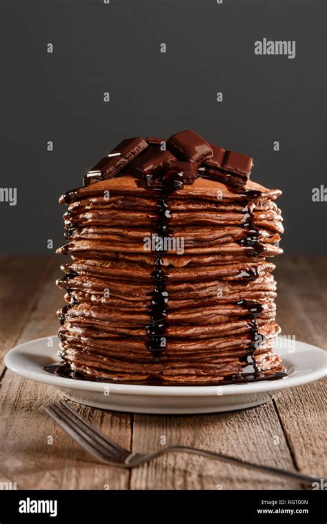 Tall stack of pancakes Stock Photo - Alamy