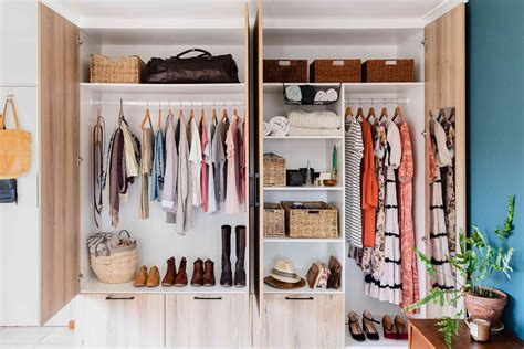 Organize Your Folded Clothes Closet in 5 Easy Steps for a Neat and Tidy ...