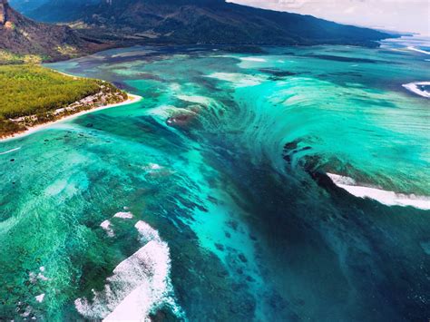 The Story Behind Mauritius’ Stunning Underwater Waterfall