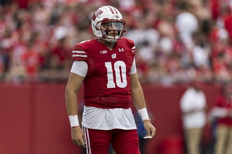 Wisconsin Football: Badgers quarterback hits the transfer portal - Bucky's 5th Quarter