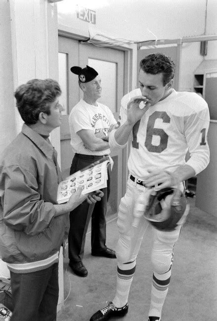 Photos of Chiefs' Len Dawson smoking cigarette at Super Bowl I are iconic - The Washington Post