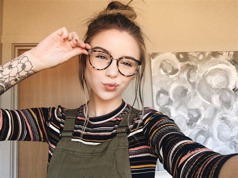 Media Tweets by Acacia Brinley Clark (@AcaciaBrinley) | Twitter | Glasses outfit, Hipster ...