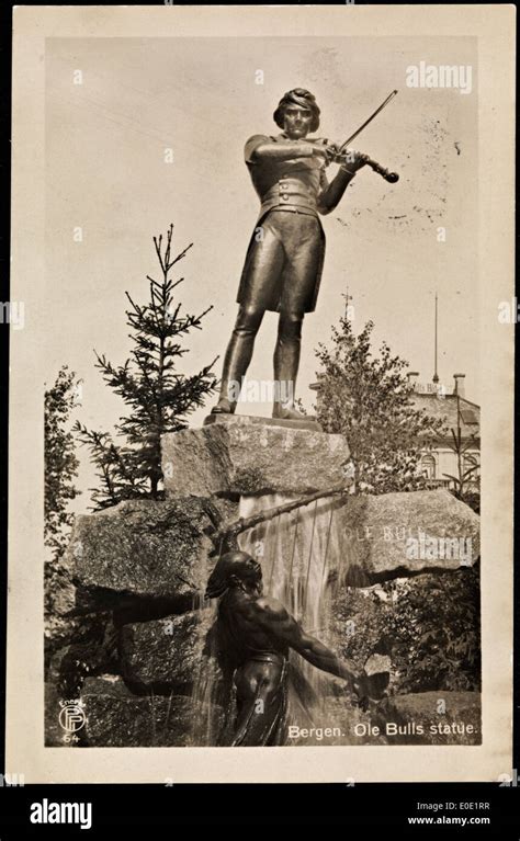 The Ole Bull statue in Bergen Stock Photo - Alamy