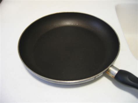 File:Frying pan.jpeg - Wikipedia