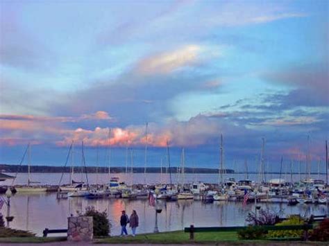 Visit the Bayfield Wisconsin Chamber & Visitor Bureau - Madeline Island ...