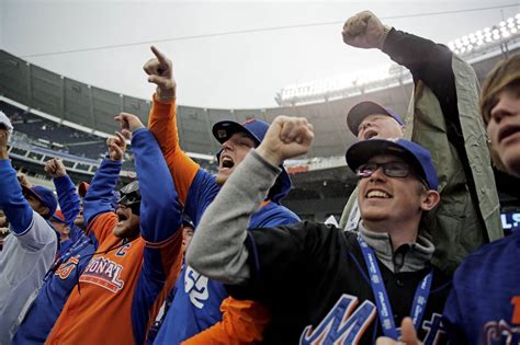 A Mets Fan Shows His Heart for the World Series—Literally - WSJ