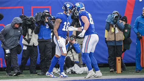 Daniel Jones finds Isaiah Hodgins in end zone | Giants vs. Eagles Highlights