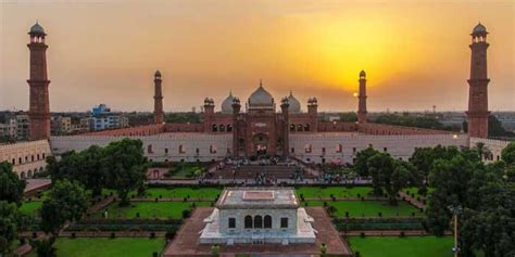 10 Best Places To Visit In Lahore | by Fakher un nisa | Medium