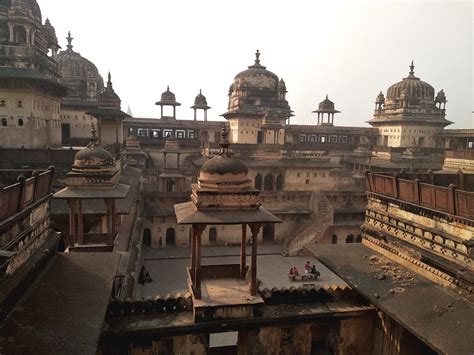 The Global Local Guide: Orchha Fort