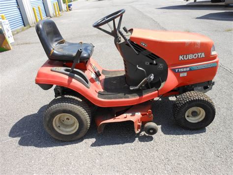 Kubota 42 inch Riding Lawn Mower - Model T1560 - RonMowers