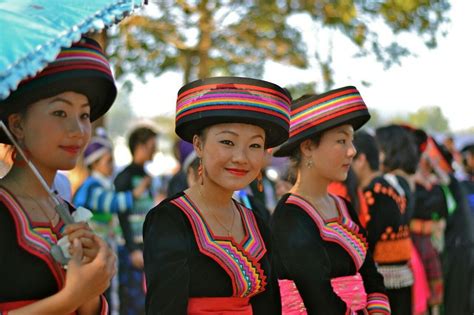 Laos women | Laos, Luang prabang, Hmong clothes