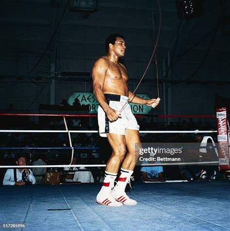 244 Muhammad Ali Workout Stock Photos, High-Res Pictures, and Images ...