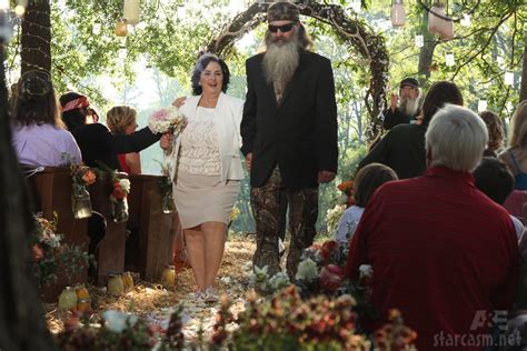 PHOTOS Phil Robertson & Ms. Kay vow renewal ceremony from Duck Dynasty Season 4 Premiere