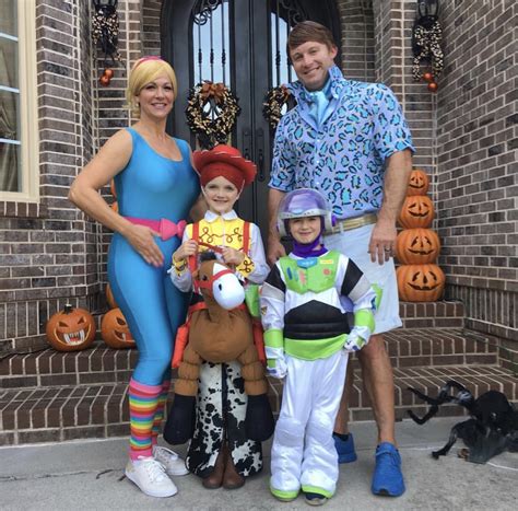 35 Best Family of 4 Halloween Costumes for Halloween.