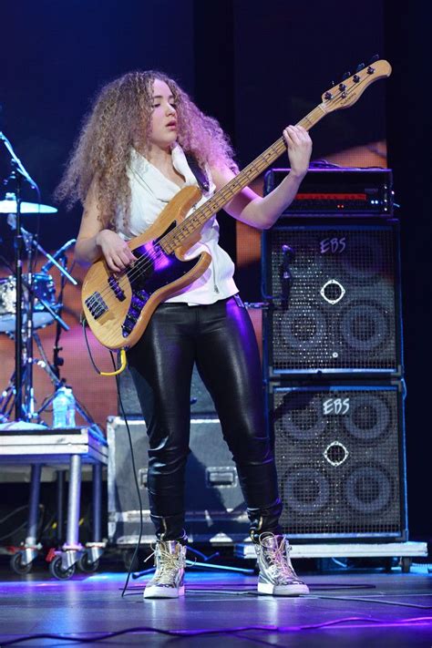 Tal Wilkenfeld Photostream | Female guitarist, Bass guitarist, Female musicians