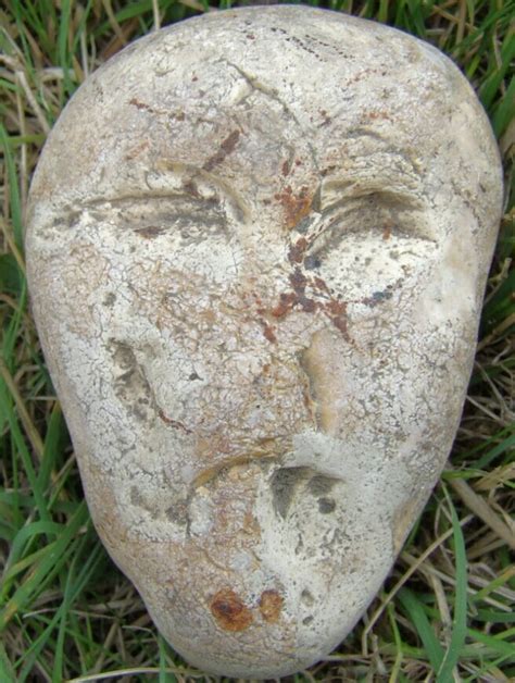 Portable Rock Art and Figure Stones - Eoliths: Ancient Stone Face Effigy.