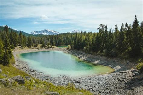 Hiking in Jasper National Park: 17 best hikes for all levels