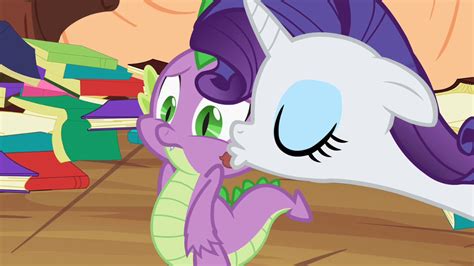 Rarity Kisses Her Spikey Wikey - MLP- Spike and Rarity Photo (35304020) - Fanpop