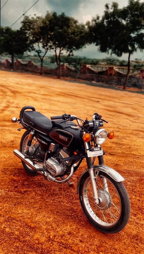 #blacklove #2stroke #save2stroke Yamaha Rx100, Black Love, Sculptures, Bike, Quick, Bicycle ...