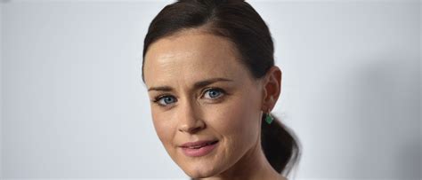 Alexis Bledel's Instagram, Twitter & Facebook on IDCrawl