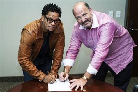 D.L. Hughley signs syndication deal for nationally syndicated afternoon ...