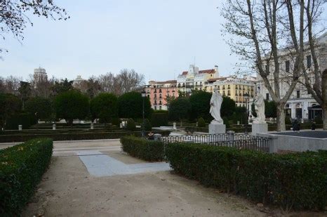 Plaza de Oriente (Plaza in Madrid, Spain) - Nomadic Niko