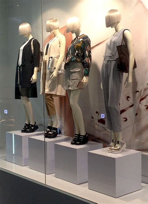 High Line mannequin styling at Topshop Emporium | 가을 패션, 패션, 가을