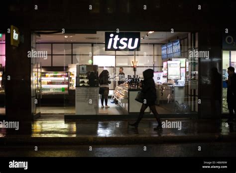 Itsu, sushi restaurant, London Stock Photo - Alamy