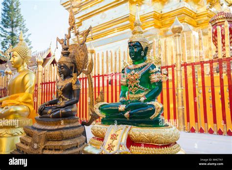 Jade buddha temple thailand hi-res stock photography and images - Alamy