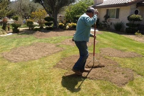 How to Level a Yard By Hand