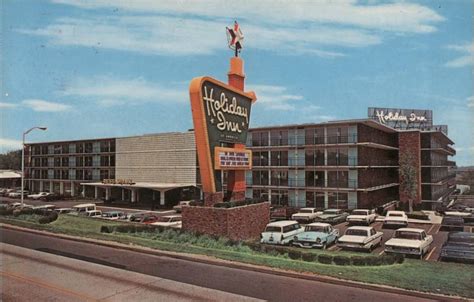 Holiday Inn of Meriden Connecticut Postcard