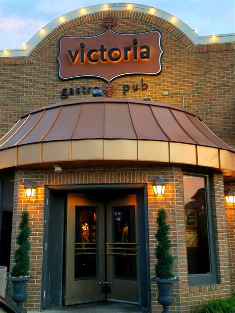 For the Love of Food! : Victoria Gastro Pub