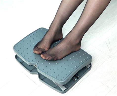2018 Ergonomic Comfort High Adjustable Footrest New Pebbles Therapy Technique Massage Footrest ...