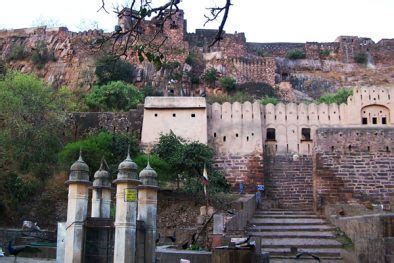 Ranthambore Fort – TripExplorer.com