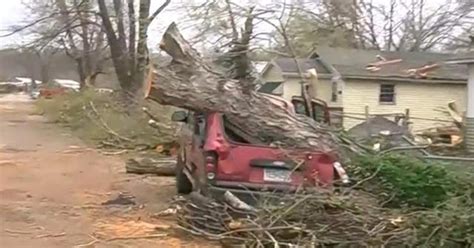 Deadly tornado devastates southeast Missouri - CBS News